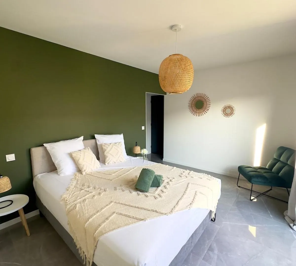 La Charmesienne - Modern Villa With Pool France