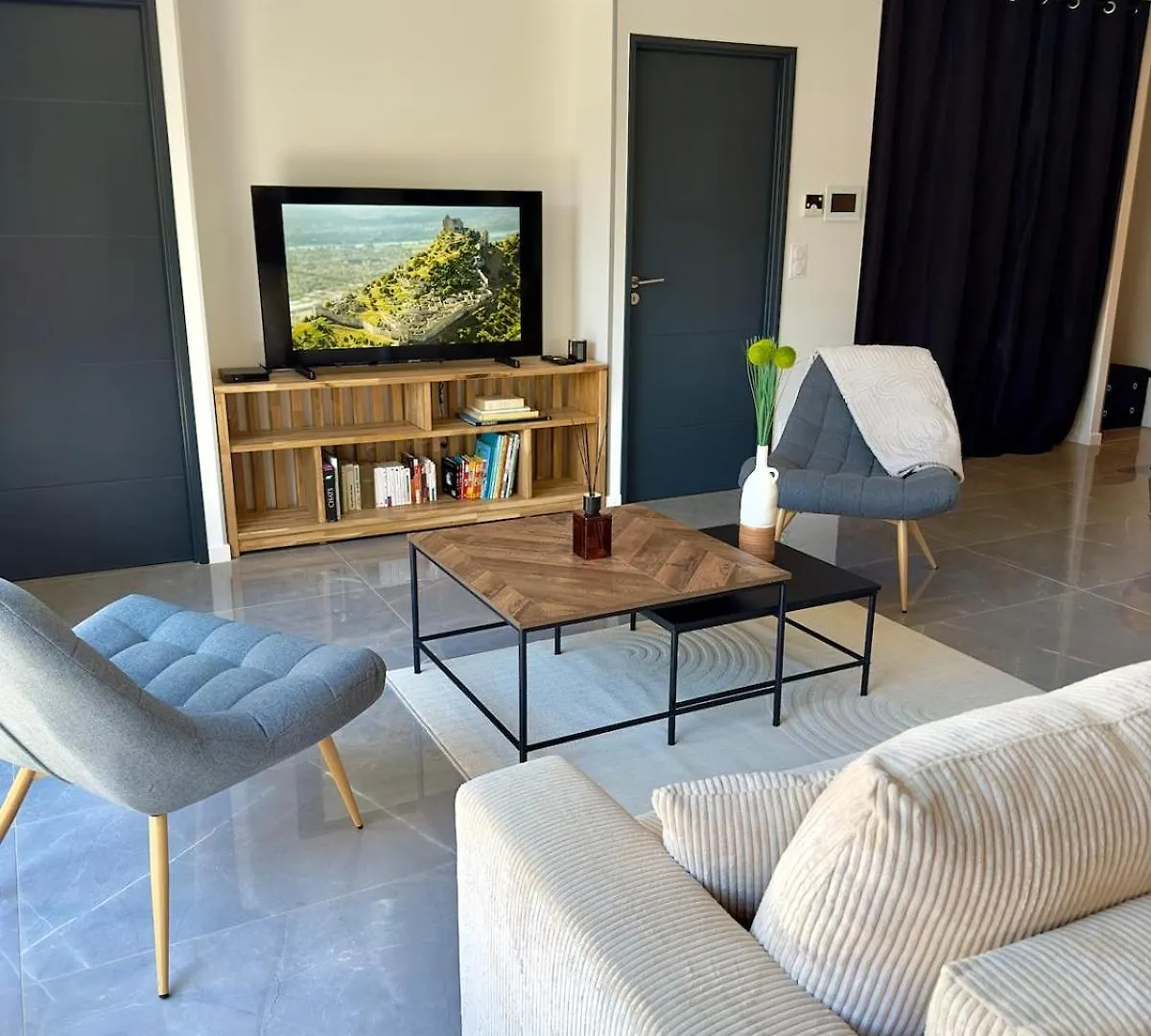 La Charmesienne - Modern Villa With Pool 0*, Charmes-sur-Rhone