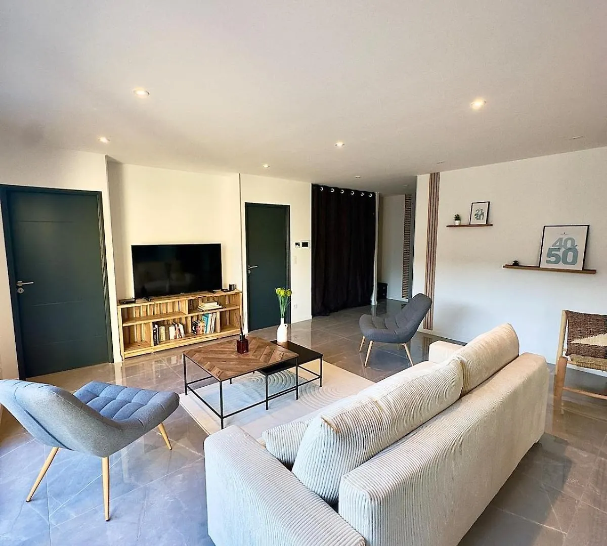 La Charmesienne - Modern Villa With Pool  Charmes-sur-Rhone