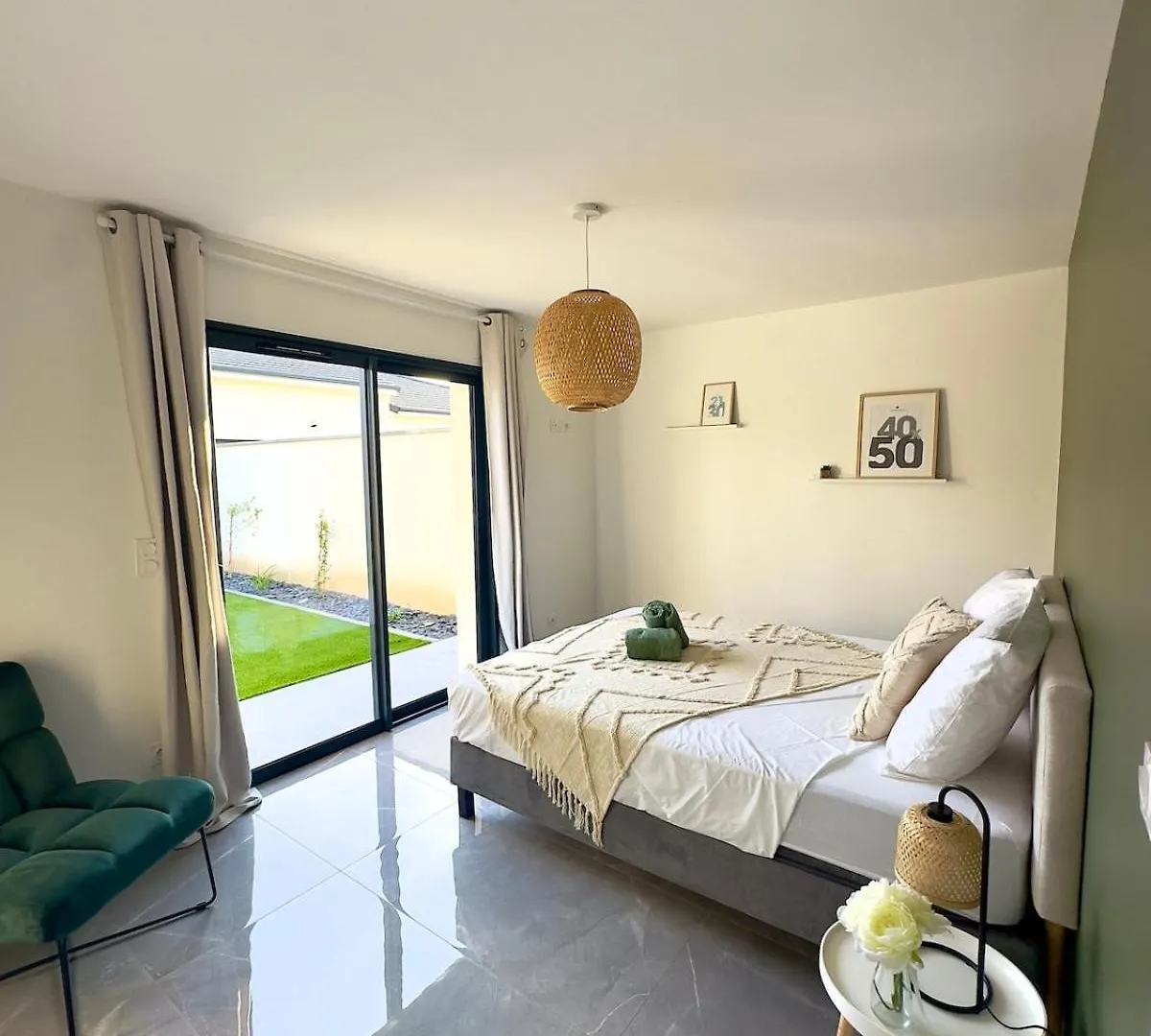 La Charmesienne - Modern Villa With Pool France
