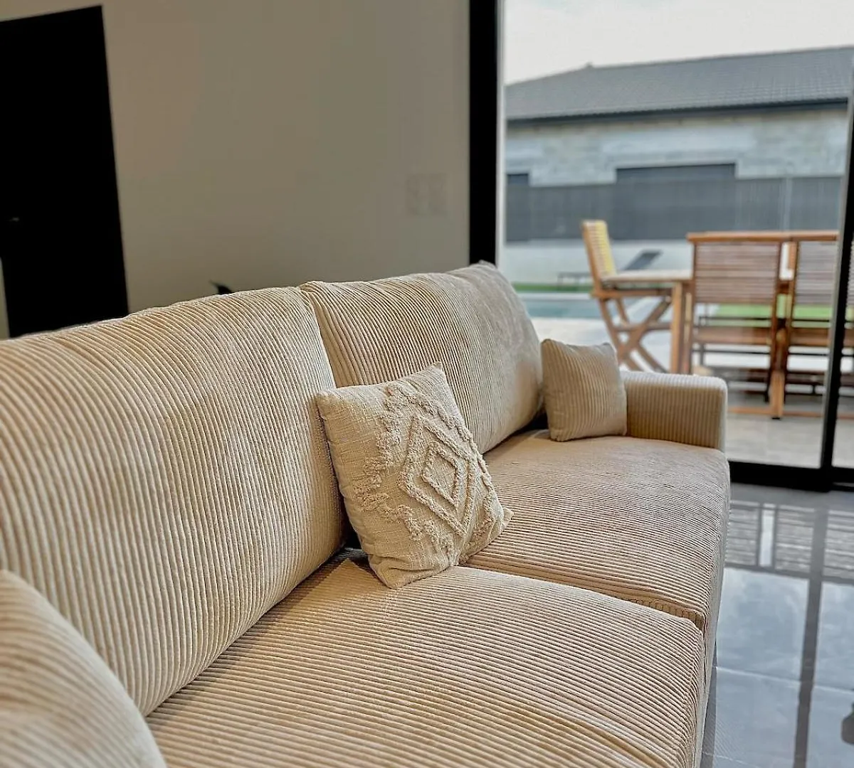 La Charmesienne - Modern Villa With Pool 0*, Charmes-sur-Rhone