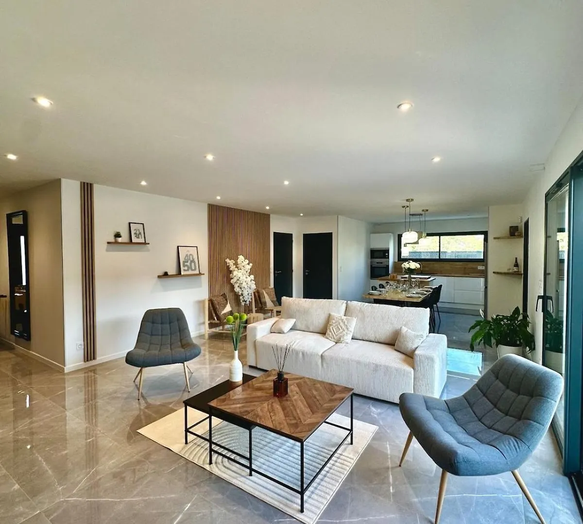 La Charmesienne - Modern Villa With Pool